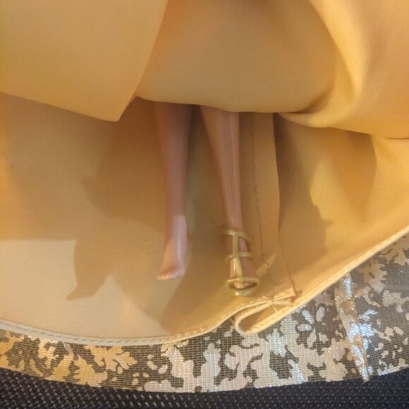 Holiday Barbie - Picture 3 of 4